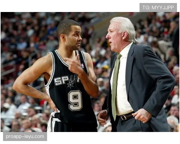 弗林·唐斯英超赛季表现抢眼，新星崛起引期待