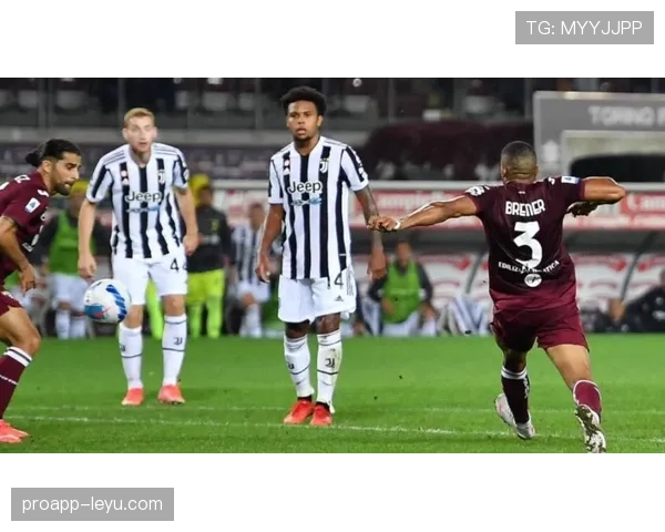 麦肯尼传球能力再获赞誉，稳健表现彰显中场新亮点