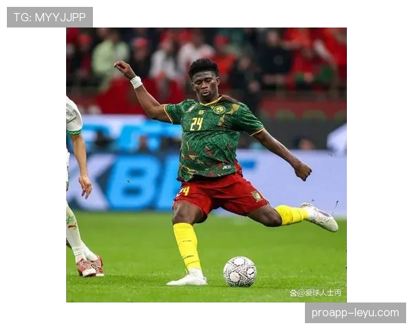 詹姆斯·塔科夫斯基在英超赛季中表现稳健，帮助球队防线保持竞争力