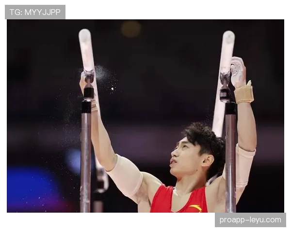 邹敬园比赛里稳到不像人 生活照却像个精致低调的富豪