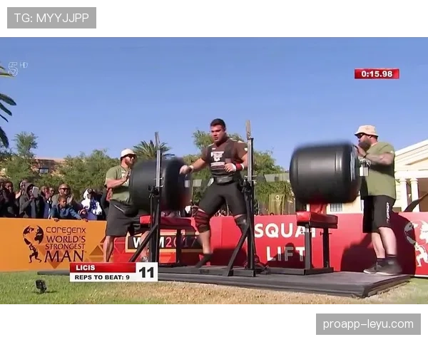 吕小军家里冰箱贴满训练计划，连牛奶盒上都写着深蹲次数